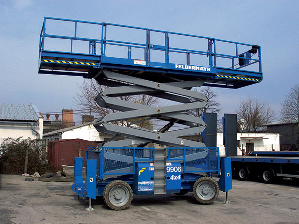 Samohybné nožnicové plošiny