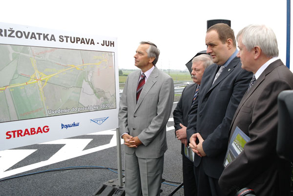 usek buducej dialnice d4 s krizovatkou stupava juh na dialnici d2 je odovzdany do uzivania