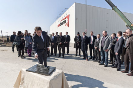 v skalici sa stavia nove logisticke centrum