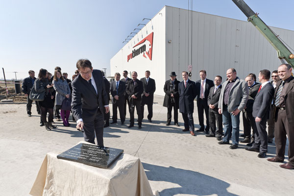 v skalici sa stavia nove logisticke centrum