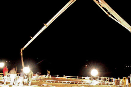 Výstavba mosta s použitím výsuvnej skruže