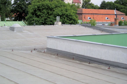 Základné druhy a vlastnosti fóliových izolácií