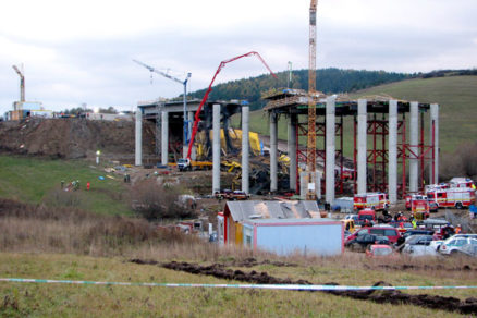 zhotovitel zodpoveda aj za navrh docasnych konstrukcii